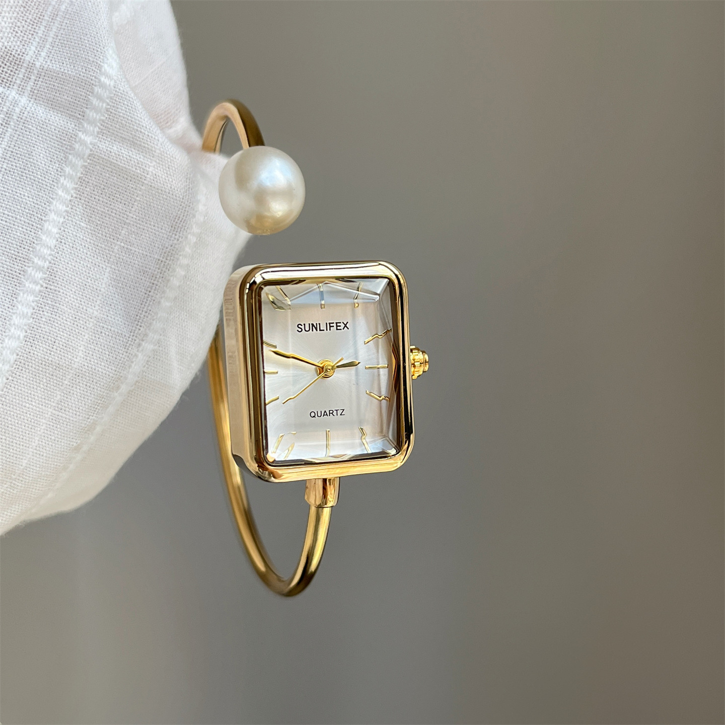 Reloj de pulsera de perlas cua - Luxury Watch Square reseña y precio